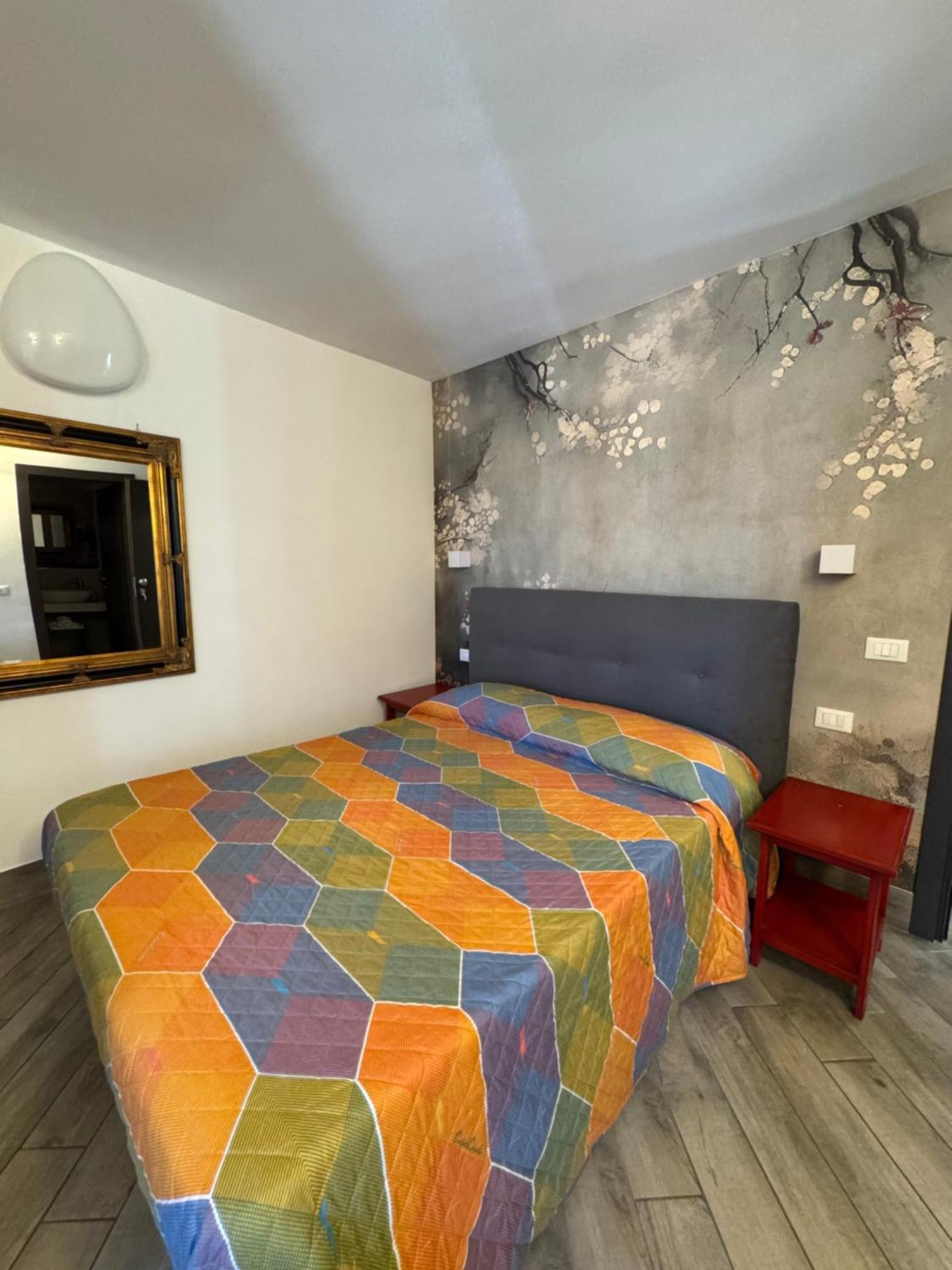 Hotel Relais Al Porto Peschiera del Garda Exterior foto