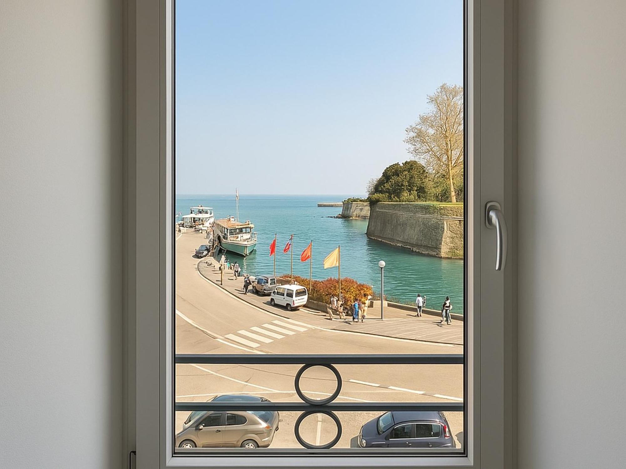 Hotel Relais Al Porto Peschiera del Garda Exterior foto