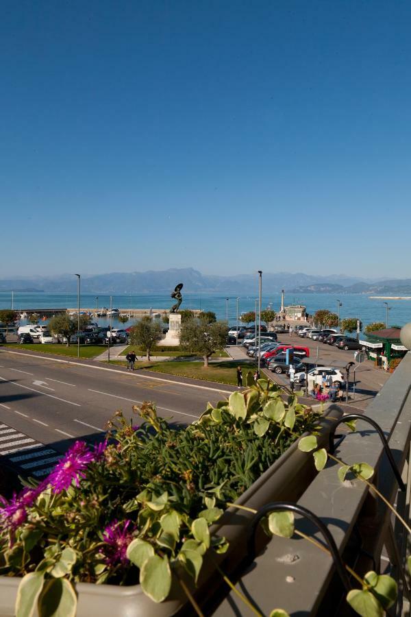 Hotel Relais Al Porto Peschiera del Garda Exterior foto